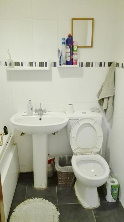 A Double Bedroom Near Glasgow City Centre Not In Great Condition Suitable For Short Stay Екстериор снимка
