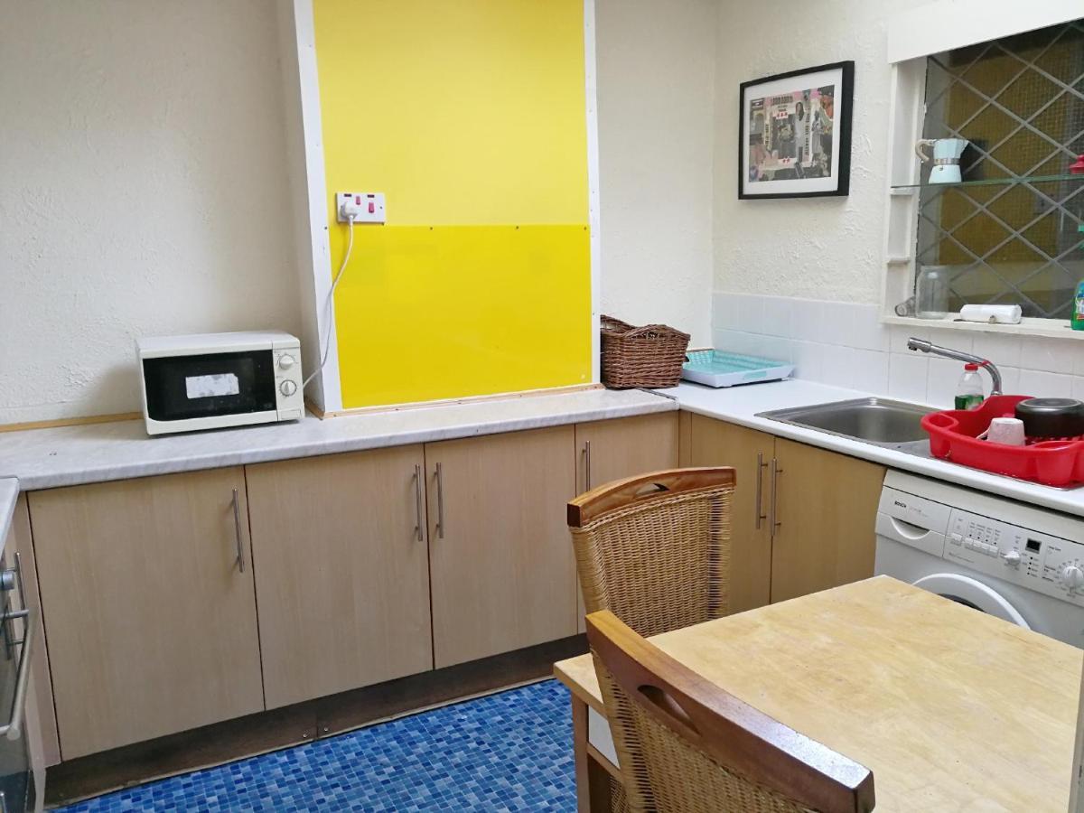 A Double Bedroom Near Glasgow City Centre Not In Great Condition Suitable For Short Stay Екстериор снимка