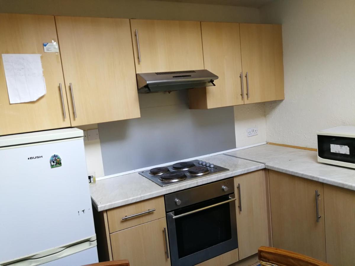 A Double Bedroom Near Glasgow City Centre Not In Great Condition Suitable For Short Stay Екстериор снимка