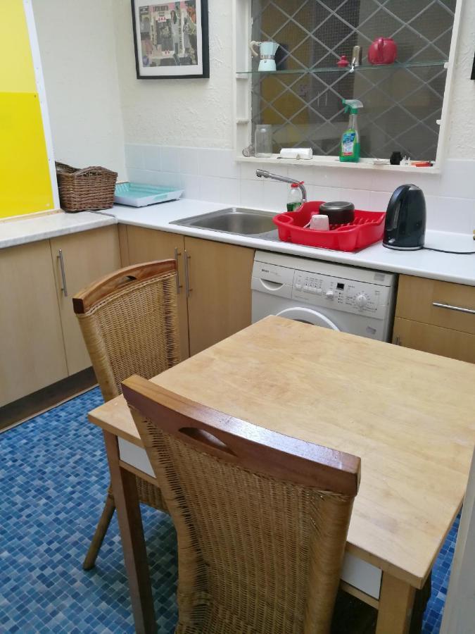 A Double Bedroom Near Glasgow City Centre Not In Great Condition Suitable For Short Stay Екстериор снимка